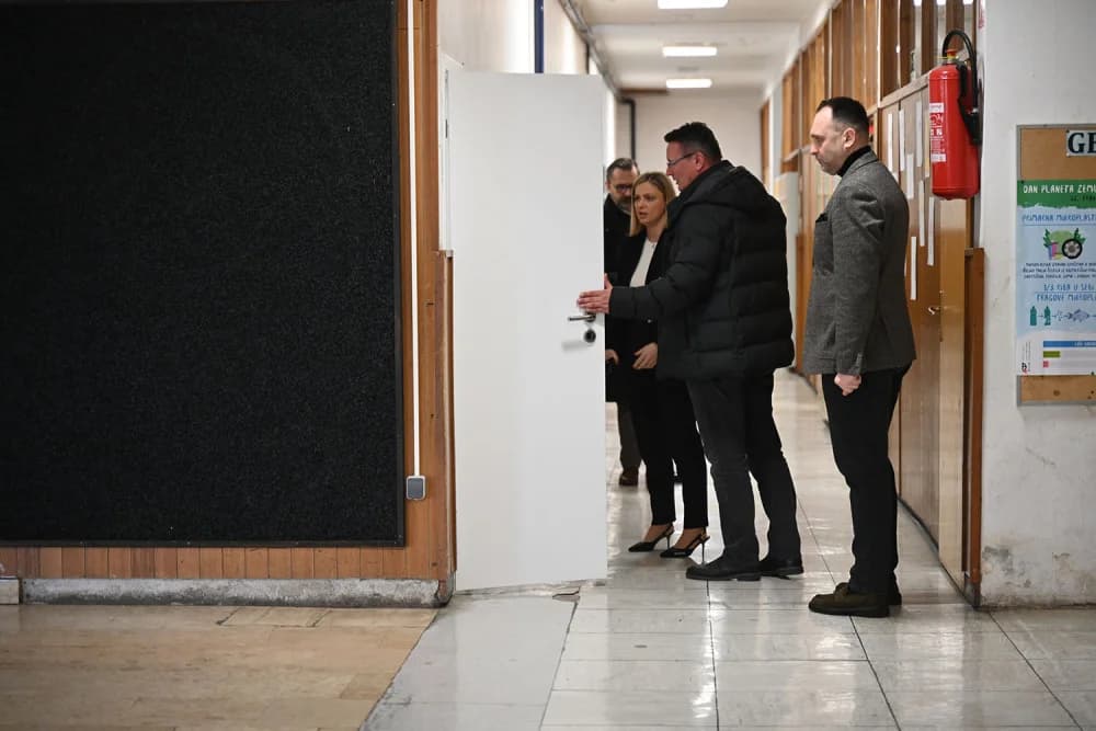 Županiv obilazak obrazovnih ustanova: Brodsko–posavska županija osnivač je 23 osnovne i deset srednjih škola