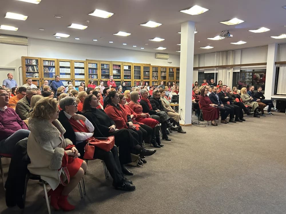 U Gradskoj knjižnici Dan crvenih haljina - Nacionalni dan borbe protiv moždanog udara kod žena