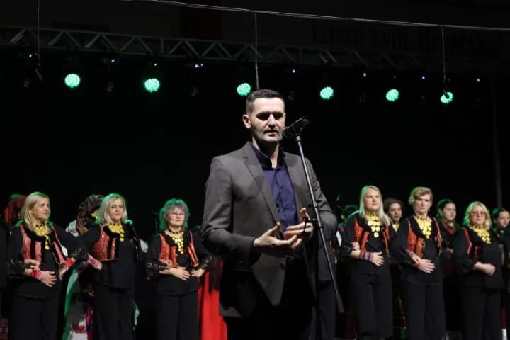 Uz Maju Šuput u Sibinju nastupilo više KUD-ova u prigodi obilježavanja Dana općine i Dana Osnovne škole Sibinjskih žrtava