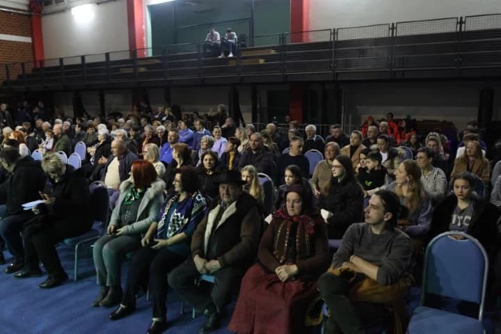 Uz Maju Šuput u Sibinju nastupilo više KUD-ova u prigodi obilježavanja Dana općine i Dana Osnovne škole Sibinjskih žrtava