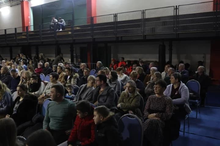Uz Maju Šuput u Sibinju nastupilo više KUD-ova u prigodi obilježavanja Dana općine i Dana Osnovne škole Sibinjskih žrtava