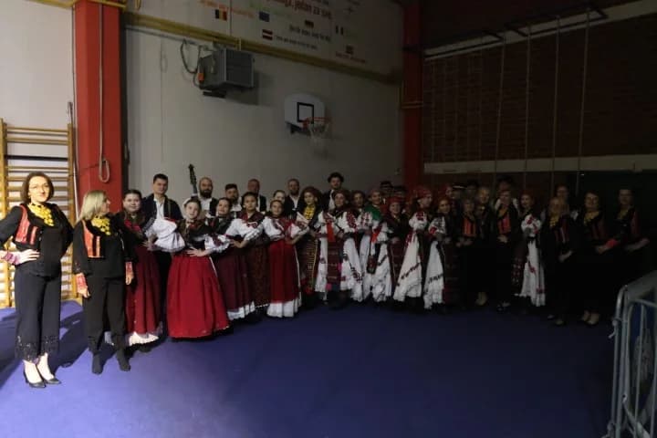 Uz Maju Šuput u Sibinju nastupilo više KUD-ova u prigodi obilježavanja Dana općine i Dana Osnovne škole Sibinjskih žrtava