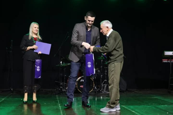 Uz Maju Šuput u Sibinju nastupilo više KUD-ova u prigodi obilježavanja Dana općine i Dana Osnovne škole Sibinjskih žrtava