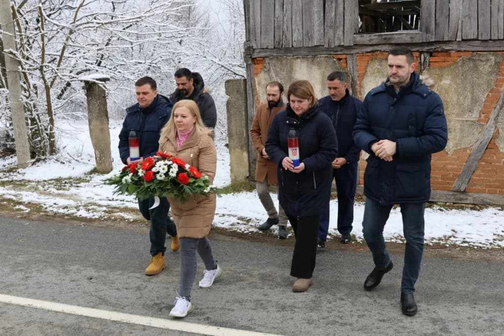Trkači od najmlađih do najstarijih generacija sudjelovali na 11. polumaratonu “Putevima sibinjskih žrtava” okupio