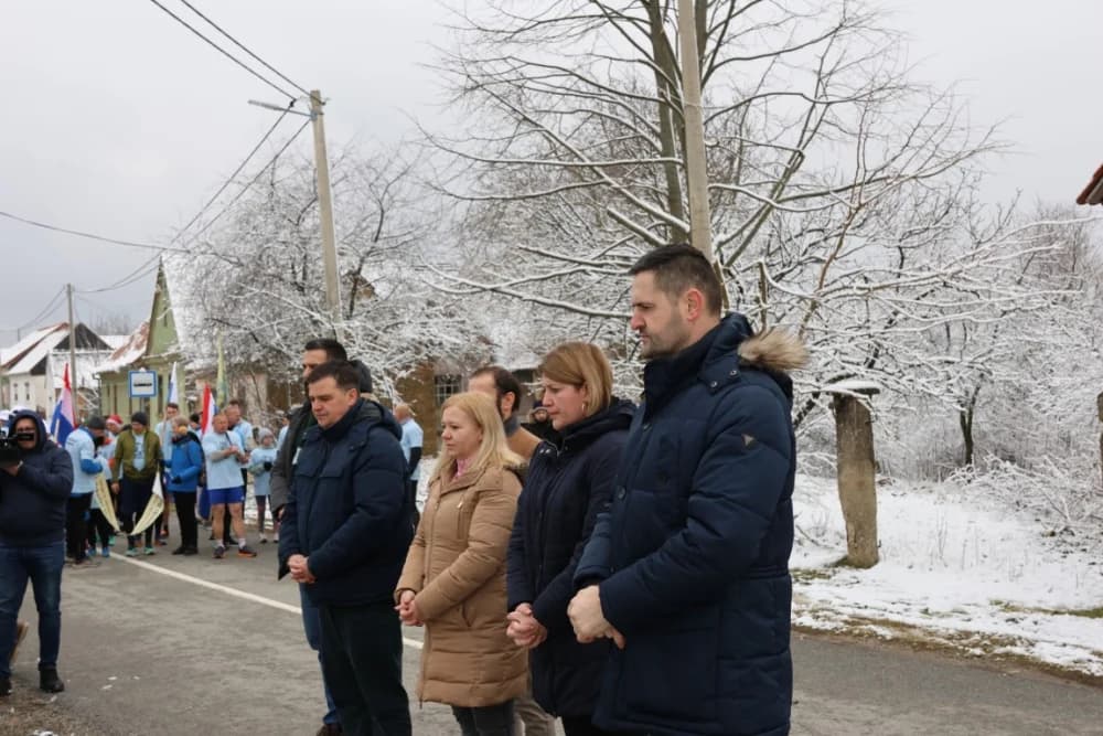 Trkači od najmlađih do najstarijih generacija sudjelovali na 11. polumaratonu “Putevima sibinjskih žrtava” okupio