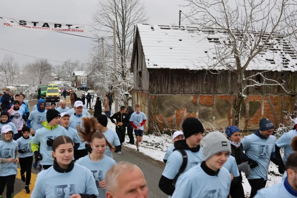 Trkači od najmlađih do najstarijih generacija sudjelovali na 11. polumaratonu “Putevima sibinjskih žrtava” okupio