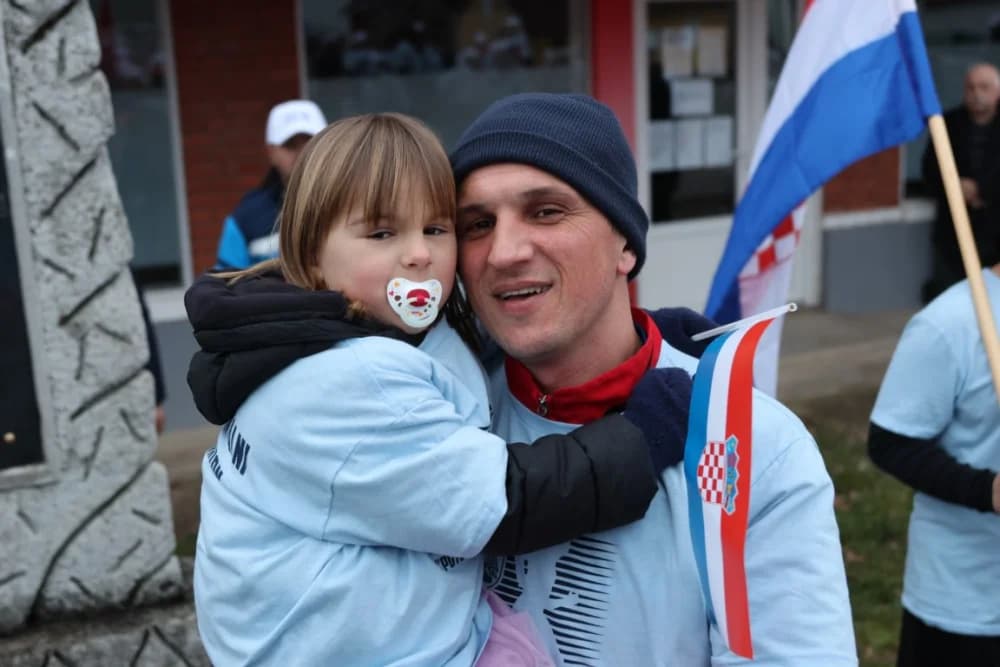 Trkači od najmlađih do najstarijih generacija sudjelovali na 11. polumaratonu “Putevima sibinjskih žrtava” okupio