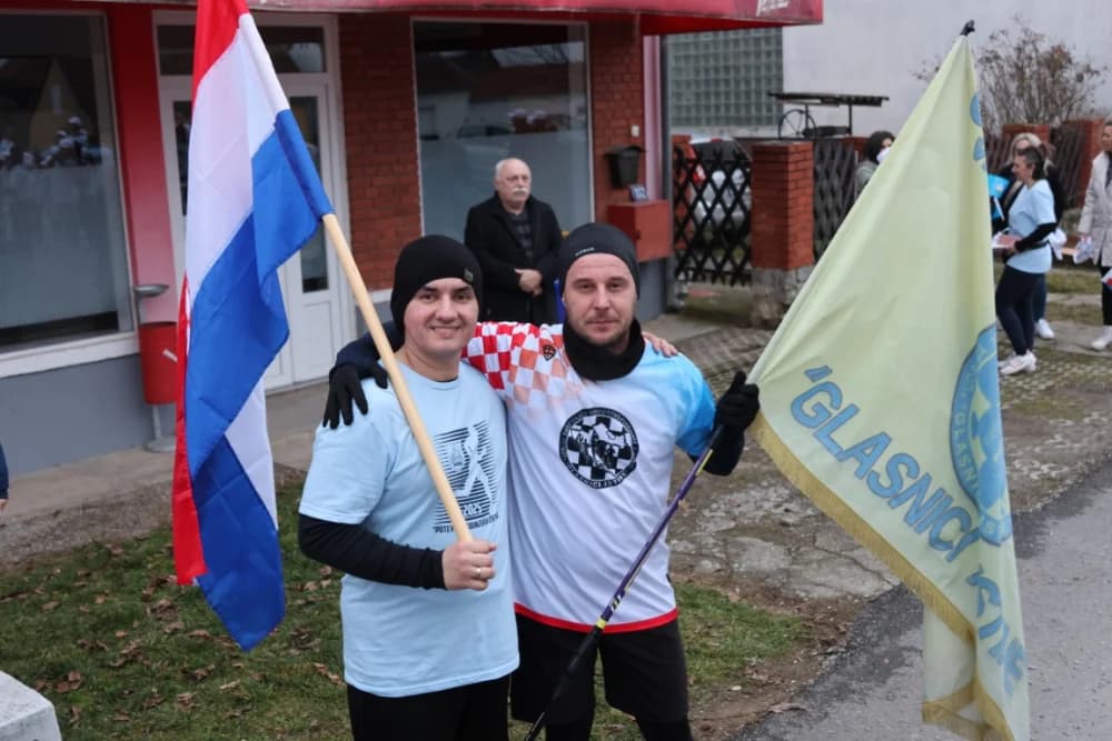 Trkači od najmlađih do najstarijih generacija sudjelovali na 11. polumaratonu “Putevima sibinjskih žrtava” okupio