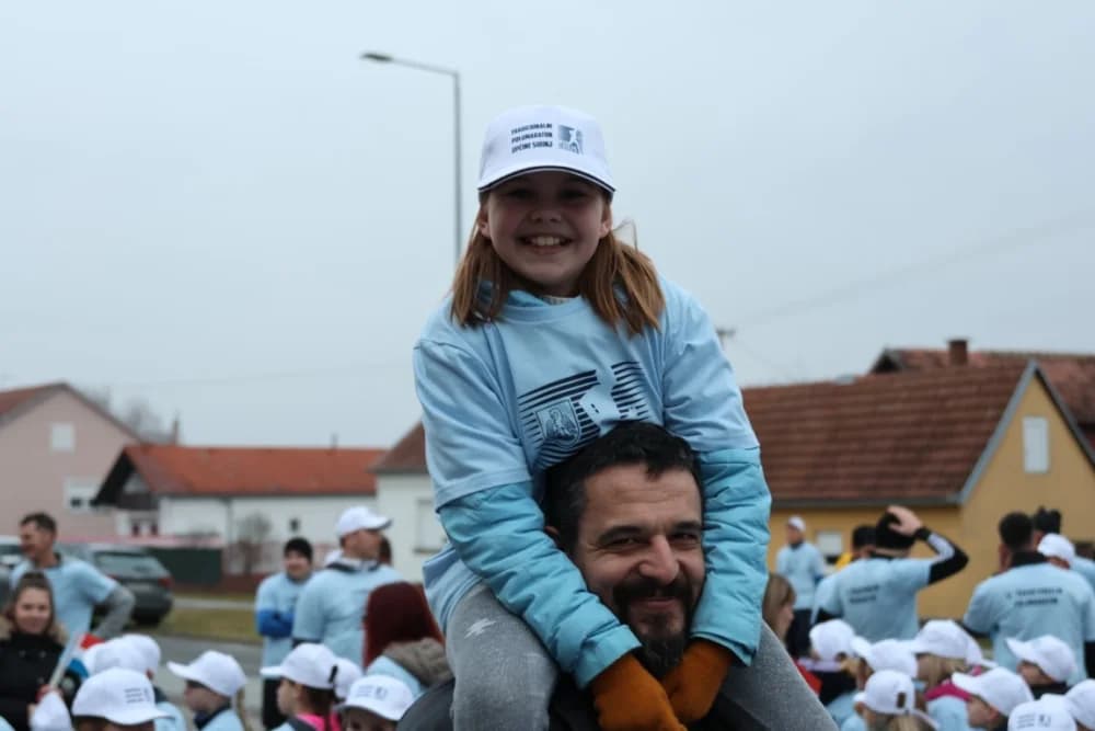 Trkači od najmlađih do najstarijih generacija sudjelovali na 11. polumaratonu “Putevima sibinjskih žrtava” okupio