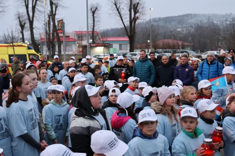 Trkači od najmlađih do najstarijih generacija sudjelovali na 11. polumaratonu “Putevima sibinjskih žrtava” okupio