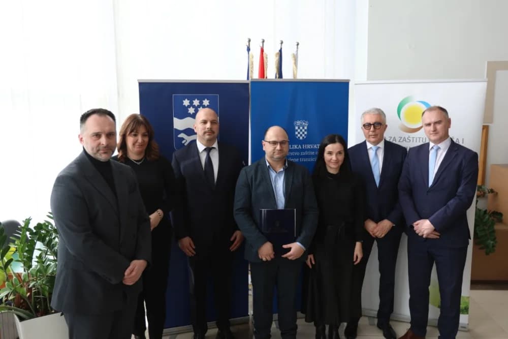 Uručen ugovor za Projekt „Izgradnja pretovarnih stanica u obuhvatu Regionalnog centra za gospodarenje otpadom Šagulje“