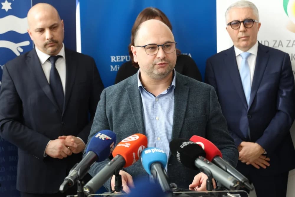 Uručen ugovor za Projekt „Izgradnja pretovarnih stanica u obuhvatu Regionalnog centra za gospodarenje otpadom Šagulje“