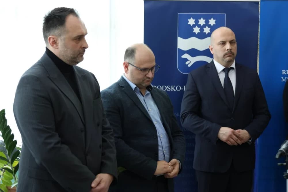 Uručen ugovor za Projekt „Izgradnja pretovarnih stanica u obuhvatu Regionalnog centra za gospodarenje otpadom Šagulje“