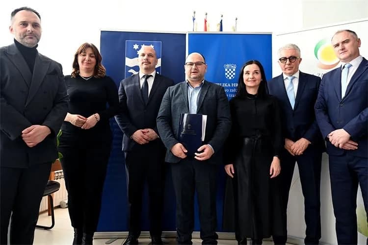 Ministrica ʼiskeširalaʼ novac za odlagalište otpada