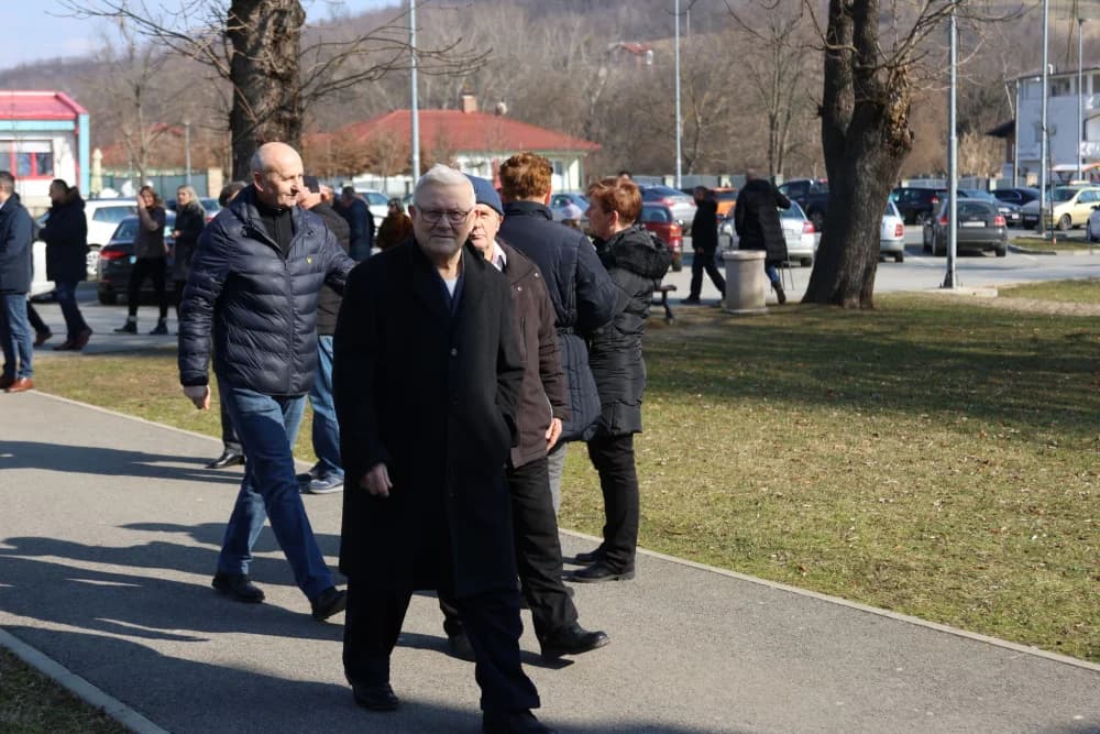 Svečanost obilježavanja Dana općine Sibinj: Položeni vijenci, zapaljene svijeće kod spomen obilježja i služeno misno slavlje