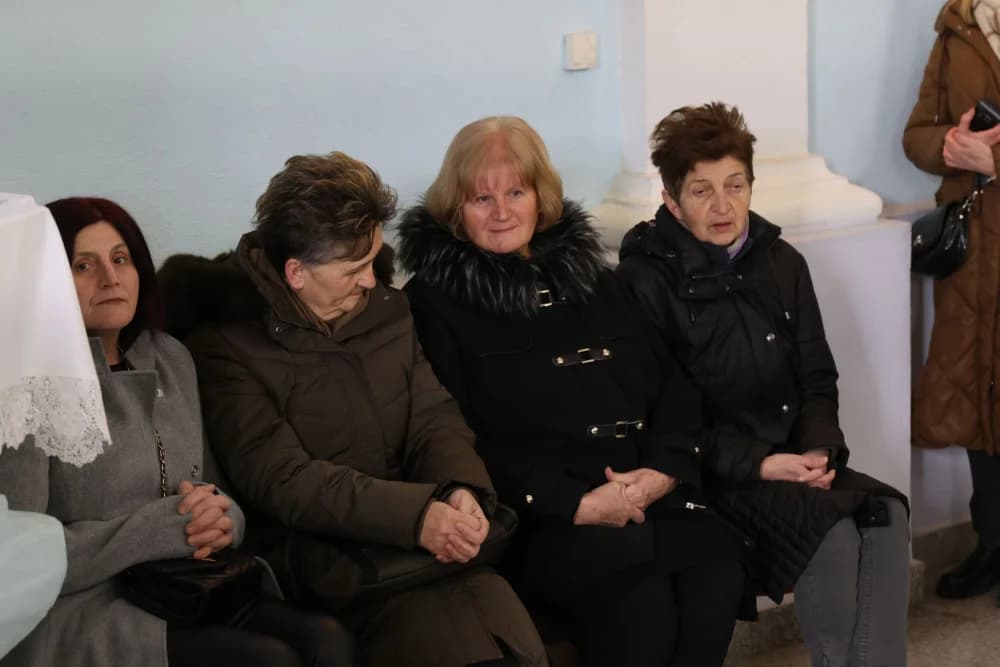 Svečanost obilježavanja Dana općine Sibinj: Položeni vijenci, zapaljene svijeće kod spomen obilježja i služeno misno slavlje