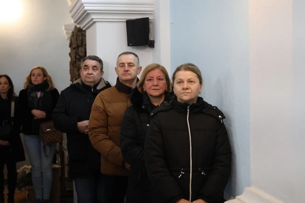 Svečanost obilježavanja Dana općine Sibinj: Položeni vijenci, zapaljene svijeće kod spomen obilježja i služeno misno slavlje