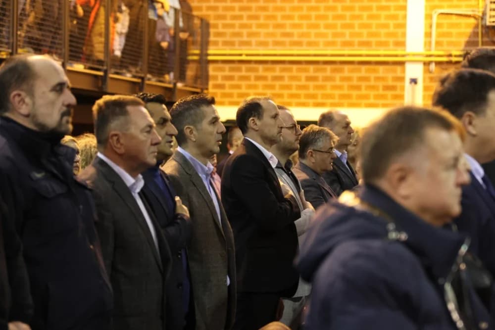 Uz jedinstvenu šetnju kroz 1100 godina hrvatskog kraljevstva te jedinstvenog učeničkog programa i obraćanja domaćina i uzvanika proslavljen Dan općine Sibinj i Osnovne škole Sibinjskih žrtava