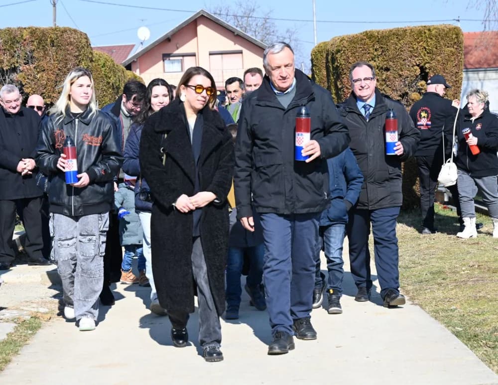 90. OBLJETNICA VRBSKO – RUŠČIČKIH ŽRTAVA: Počast uz obitelji poginulih te druge predstavnike