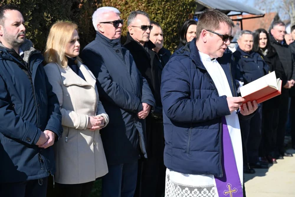 90. OBLJETNICA VRBSKO – RUŠČIČKIH ŽRTAVA: Počast uz obitelji poginulih te druge predstavnike