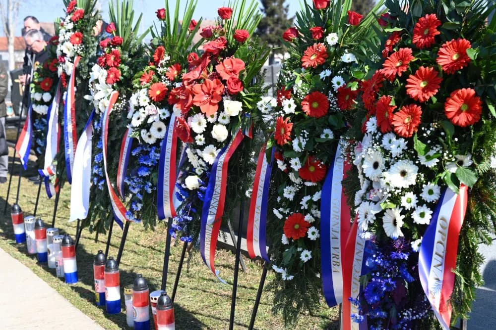 90. OBLJETNICA VRBSKO – RUŠČIČKIH ŽRTAVA: Počast uz obitelji poginulih te druge predstavnike