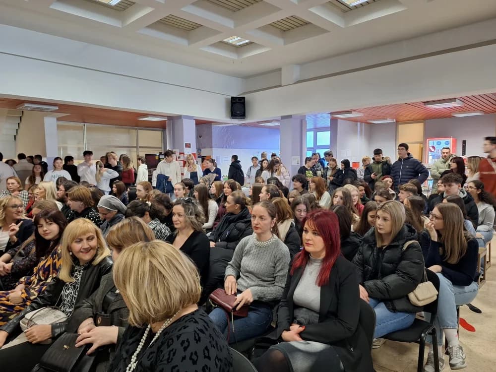 107. Dan škole Gimnazije ʼMatija Mesićʼ obilježen prigodnim programom