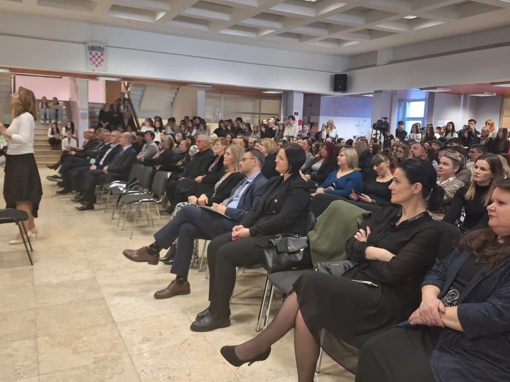 107. Dan škole Gimnazije ʼMatija Mesićʼ obilježen prigodnim programom
