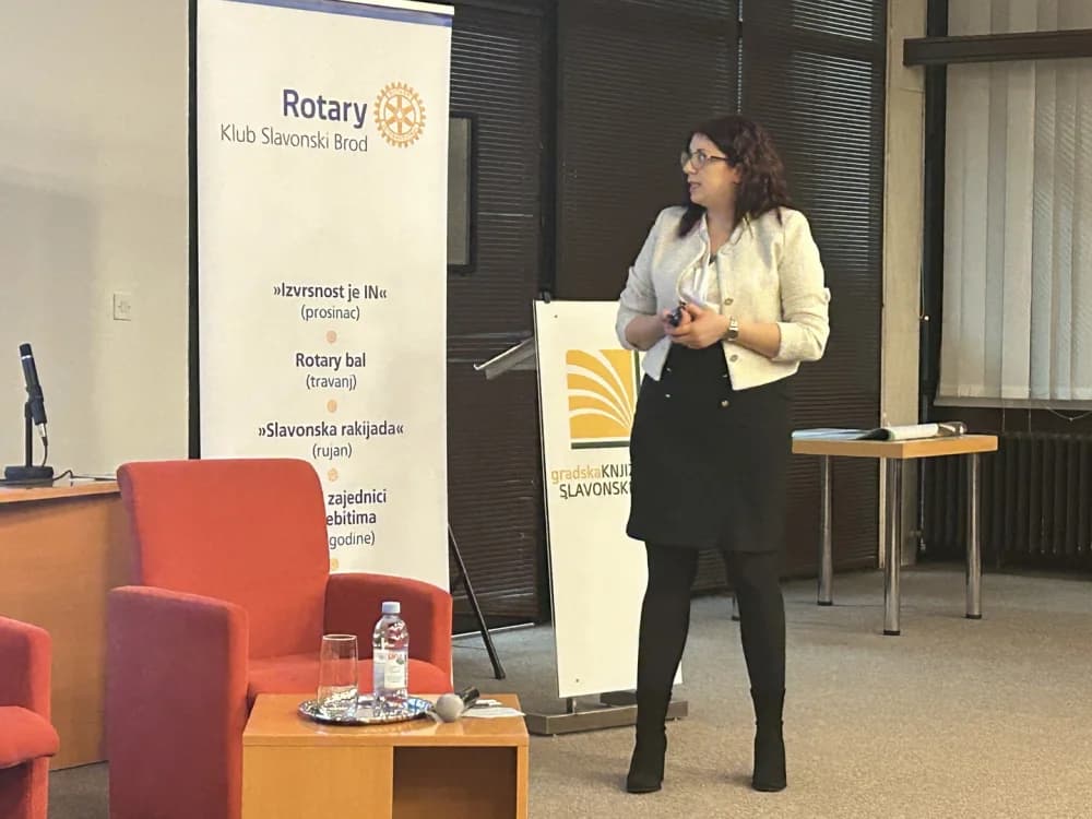 Održana važna tribina Čist zrak za Slavonski Brod