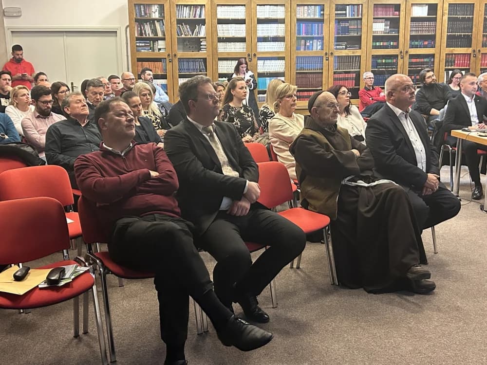 Održana važna tribina Čist zrak za Slavonski Brod