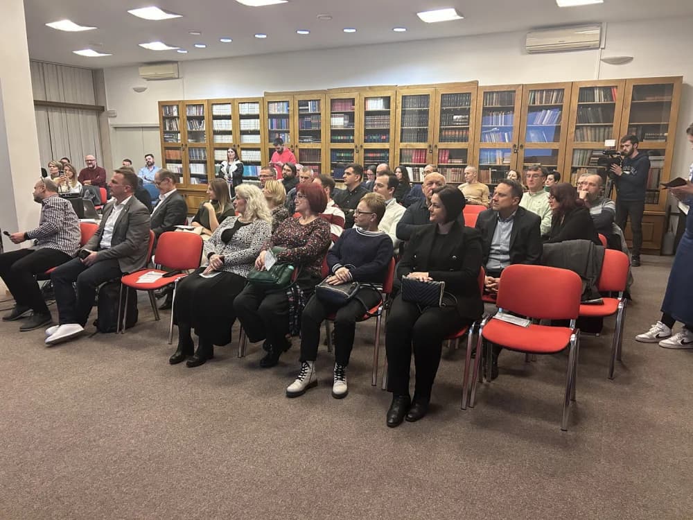 Održana važna tribina Čist zrak za Slavonski Brod