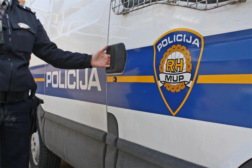 Privedena 24-godišnja vozačica i ʼodsjelaʼ u policijskim prostorijama