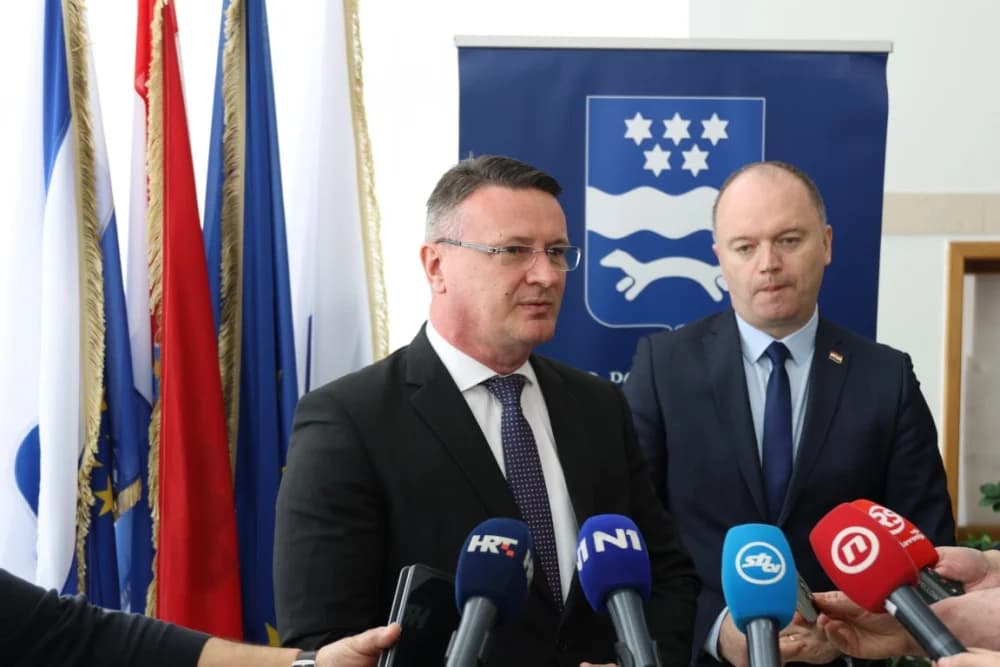 Kapa do poda načelnicima, gradonačelnicima i županu: ʼOni se trude za ostanak i opstanak ljudi u svojim krajevimaʼ