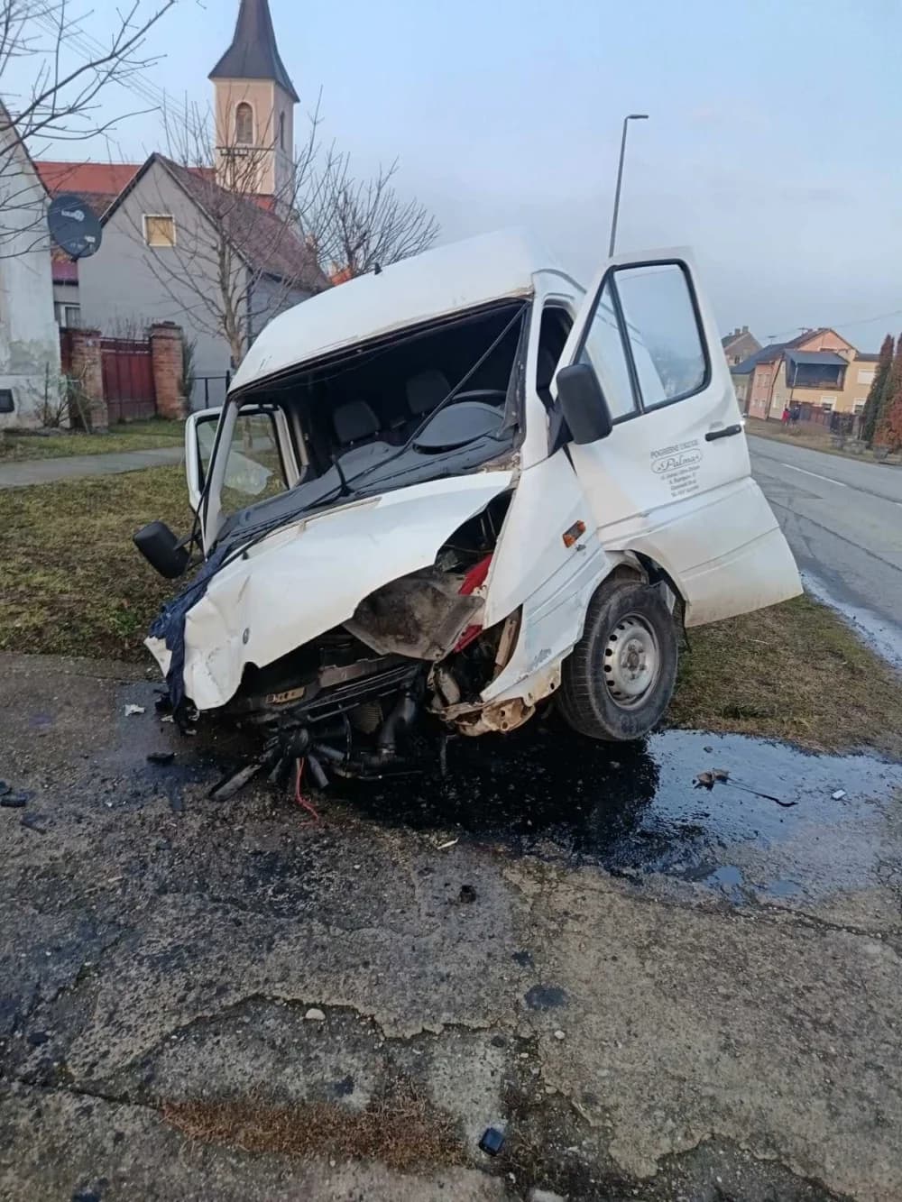 Više ozlijeđenih osoba u Brodskom Stupniku: Medicinska ekipa pruža liječničku pomoć!