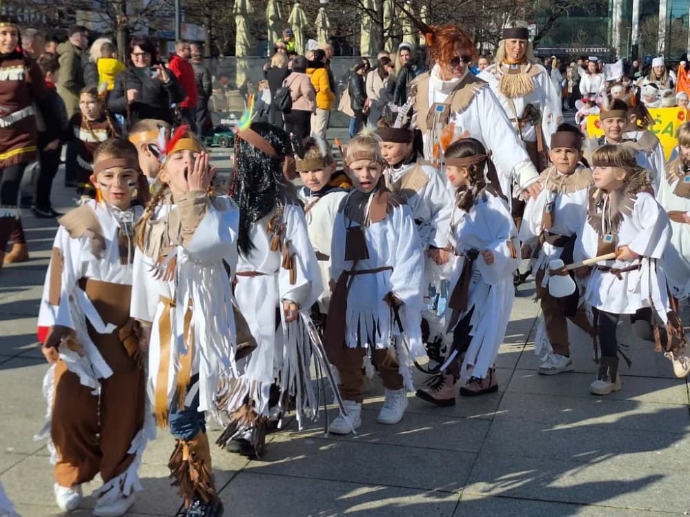 /VELIKA FOTOGALERIJA/ 27. Dječje pokladne svečanosti okupile male i velike građane u veseloj atmosferi
