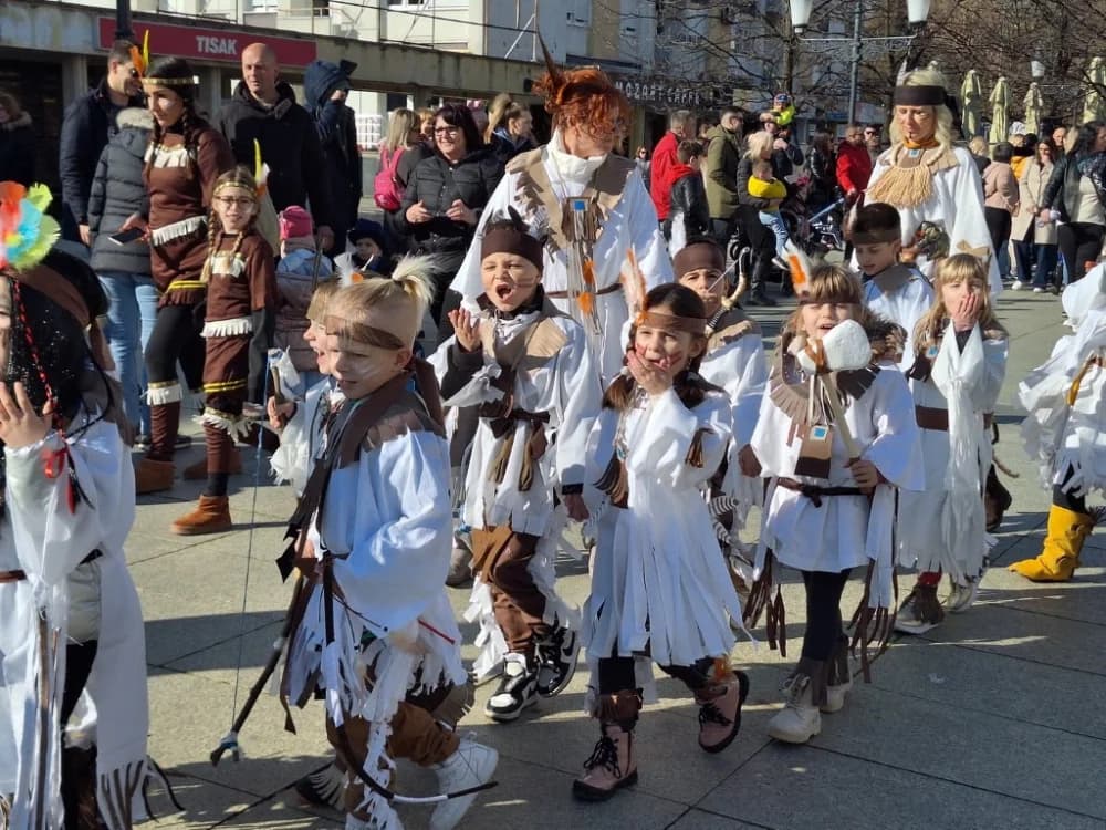 /VELIKA FOTOGALERIJA/ 27. Dječje pokladne svečanosti okupile male i velike građane u veseloj atmosferi
