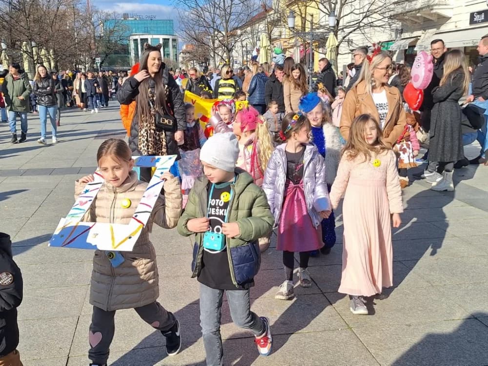 /VELIKA FOTOGALERIJA/ 27. Dječje pokladne svečanosti okupile male i velike građane u veseloj atmosferi