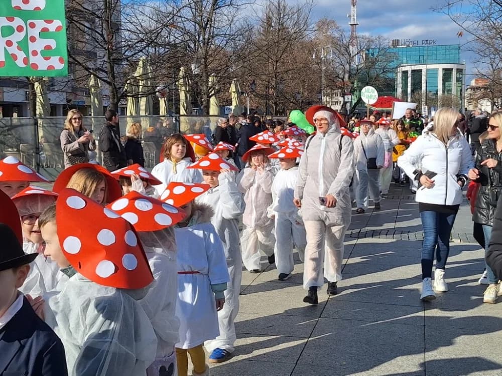 /VELIKA FOTOGALERIJA/ 27. Dječje pokladne svečanosti okupile male i velike građane u veseloj atmosferi