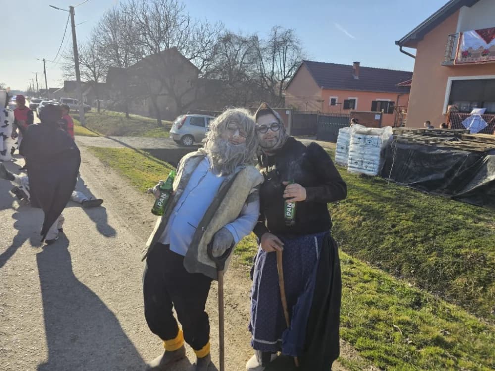 Najluđe maškare i ove godine u Donjoj Bebrini: Među Šokcima i Bosancima bili i Filipinci