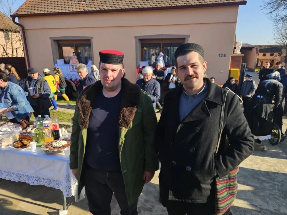 Najluđe maškare i ove godine u Donjoj Bebrini: Među Šokcima i Bosancima bili i Filipinci