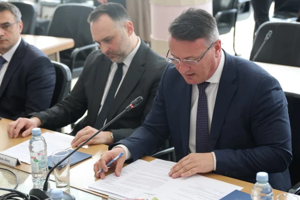Održan sastanak u Brodsko-posavskoj županiji s ministrom Bačićem o više različitih tema i projekata koji idu u realizaciju