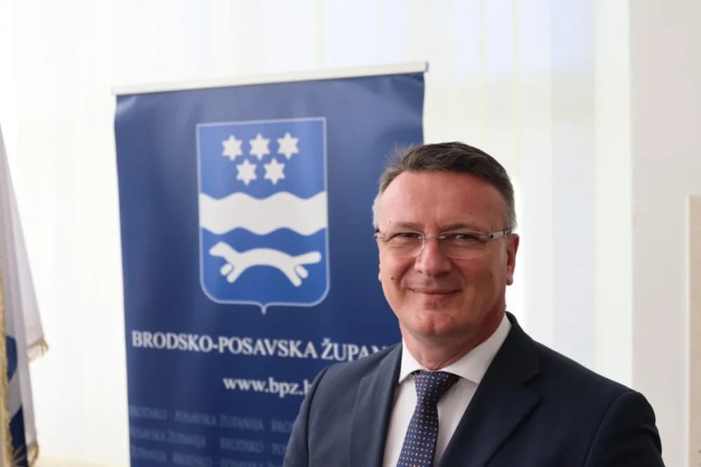 Održan sastanak u Brodsko-posavskoj županiji s ministrom Bačićem o više različitih tema i projekata koji idu u realizaciju