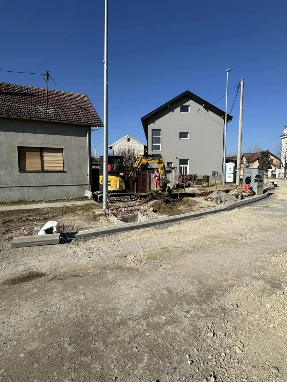 Napreduju radovi na uređenju kružnog toka: ʼŽelimo povećati sigurnost djeceʼ