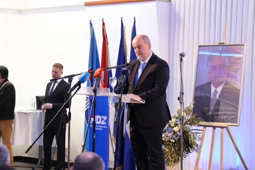 Veliko slavlje u Slavonskom Brodu povodom 35. obljetnice HDZ-a u Brodsko-posavskoj županiji: ʼSpremni smo na najzahtjevnije i najborbenije izboreʼ