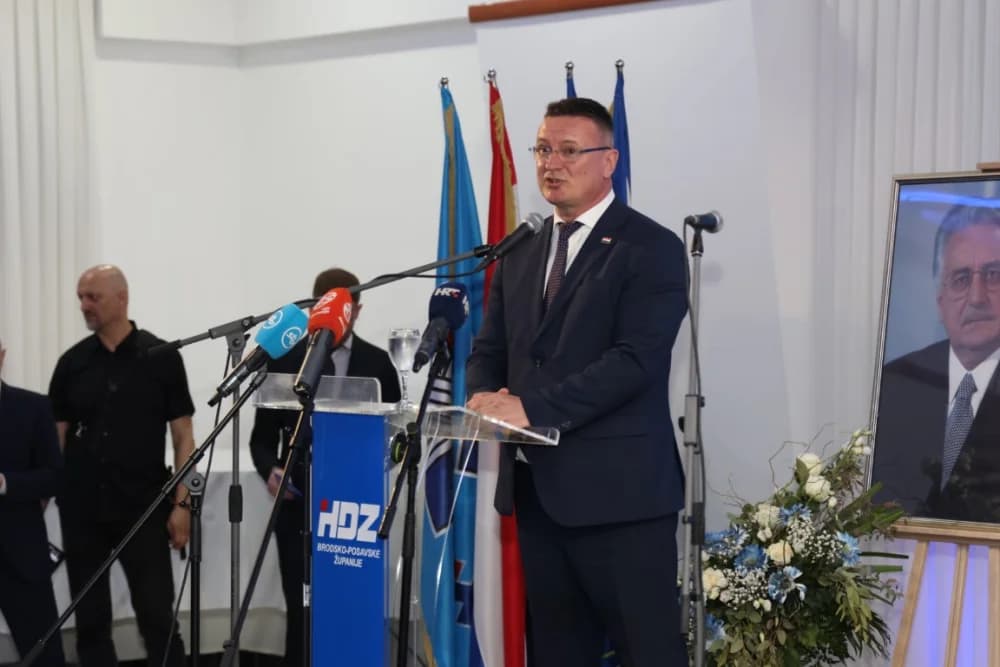 Veliko slavlje u Slavonskom Brodu povodom 35. obljetnice HDZ-a u Brodsko-posavskoj županiji: ʼSpremni smo na najzahtjevnije i najborbenije izboreʼ