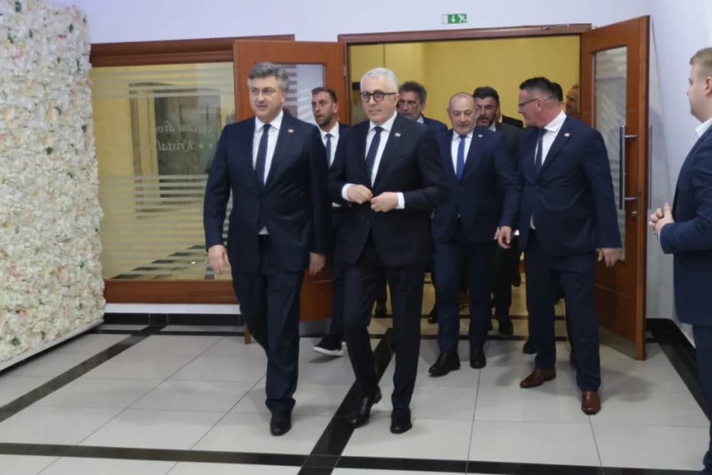 Veliko slavlje u Slavonskom Brodu povodom 35. obljetnice HDZ-a u Brodsko-posavskoj županiji: ʼSpremni smo na najzahtjevnije i najborbenije izboreʼ