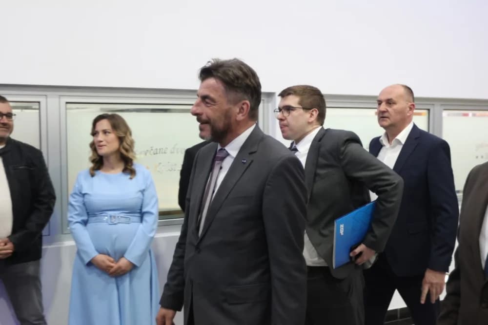 Veliko slavlje u Slavonskom Brodu povodom 35. obljetnice HDZ-a u Brodsko-posavskoj županiji: ʼSpremni smo na najzahtjevnije i najborbenije izboreʼ