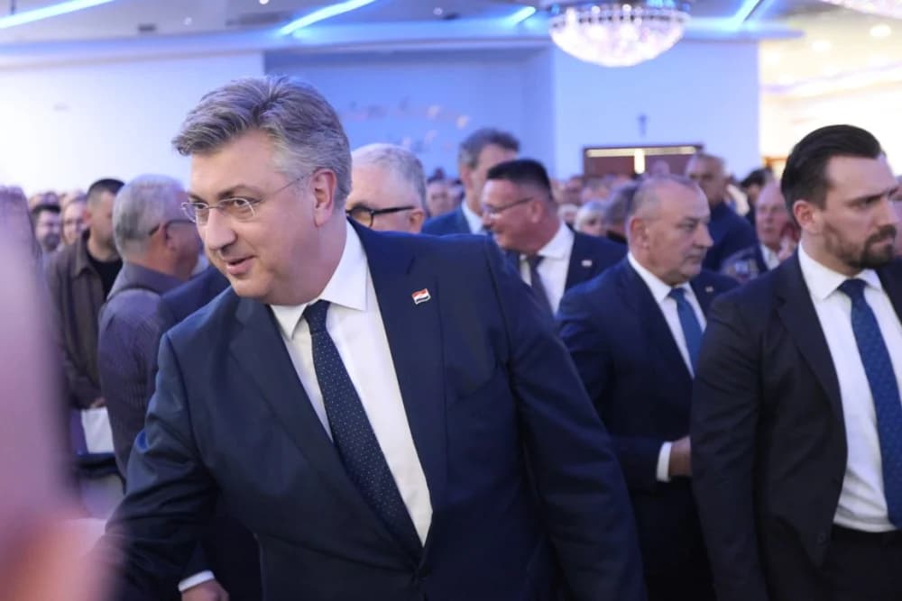 Veliko slavlje u Slavonskom Brodu povodom 35. obljetnice HDZ-a u Brodsko-posavskoj županiji: ʼSpremni smo na najzahtjevnije i najborbenije izboreʼ