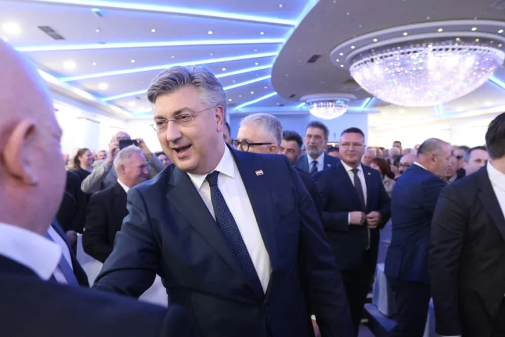 Veliko slavlje u Slavonskom Brodu povodom 35. obljetnice HDZ-a u Brodsko-posavskoj županiji: ʼSpremni smo na najzahtjevnije i najborbenije izboreʼ