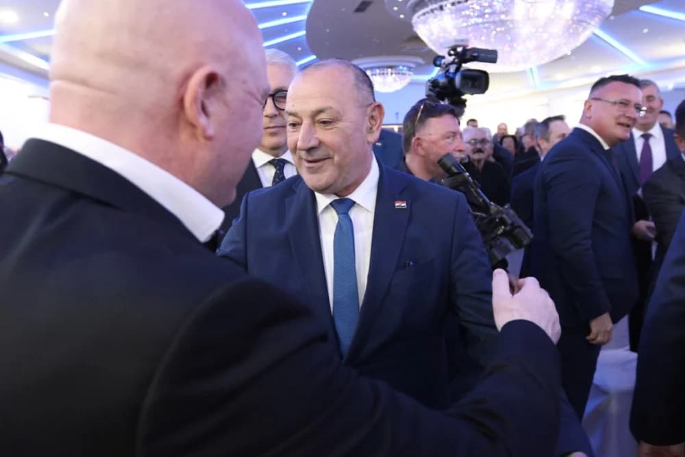 Veliko slavlje u Slavonskom Brodu povodom 35. obljetnice HDZ-a u Brodsko-posavskoj županiji: ʼSpremni smo na najzahtjevnije i najborbenije izboreʼ