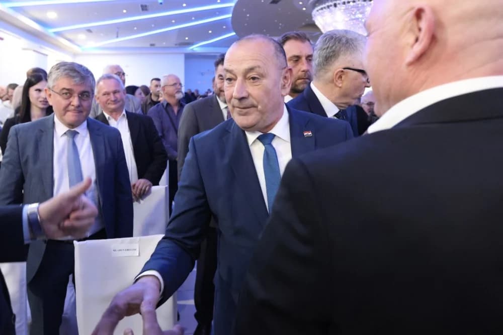 Veliko slavlje u Slavonskom Brodu povodom 35. obljetnice HDZ-a u Brodsko-posavskoj županiji: ʼSpremni smo na najzahtjevnije i najborbenije izboreʼ